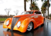 1937 Ford Sedan