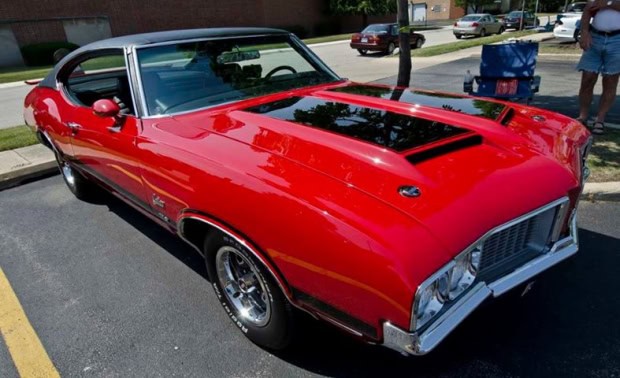 1970 Cutlass S muscle car