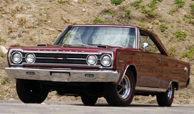 1967 Plymouth Belvedere GTX 426 Hemi muscle car