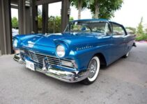1957 Ford Fairlane Club Victoria