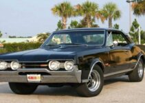 1967 Oldsmobile Cutlass 442 Holiday Coupe