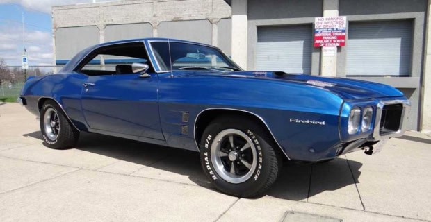 1969 Pontiac Firebird 400 muscle car