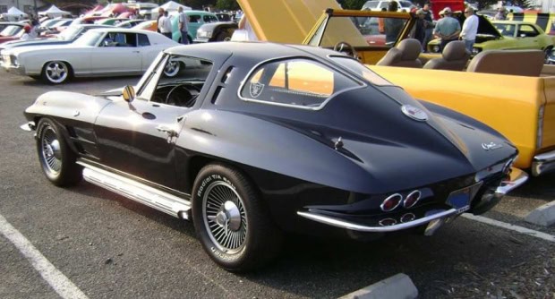 1963 Chevrolet Corvette Sting Ray sports car