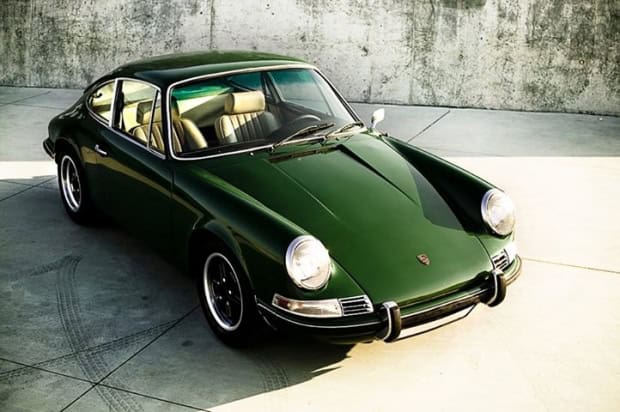 1971 Porsche 911 sports car