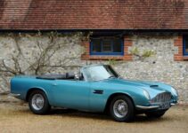 Aston Martin DB6 Vantage Volante