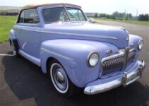1942 Ford Super Deluxe