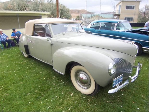 1940 Lincoln Zephyr convertible