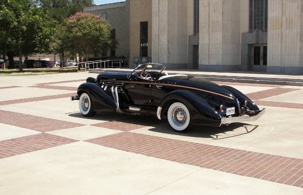 California Custom Coach Model 876 sports car