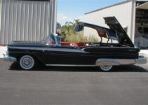 1959 Ford Fairlane 500 Skyliner Retractable Hardtop | Old Car