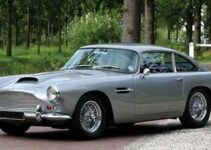 1961 Aston Martin DB4 series III | Old Car