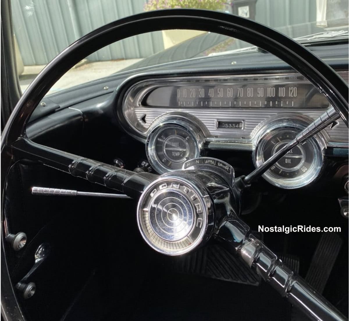 1957-Pontiac-Safari-Wagon-3