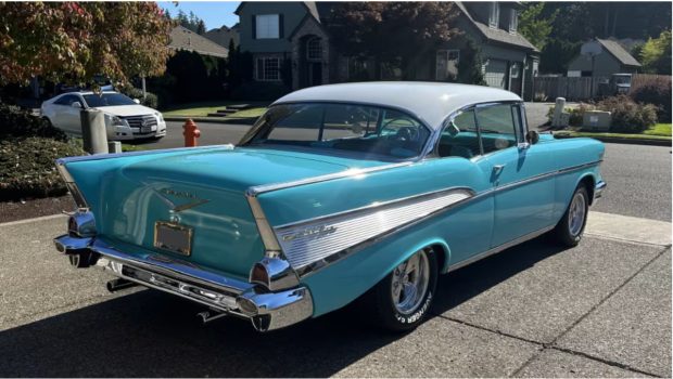 1957-Chevrolet-Bel-Air-LightBlue-3