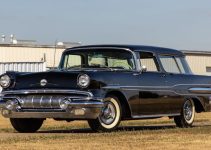 1957 Pontiac Star Chief Safari Wagon