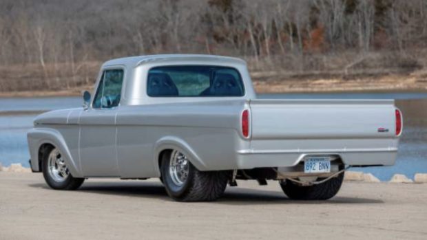 1962-Ford-F100-Cobra-V8-6