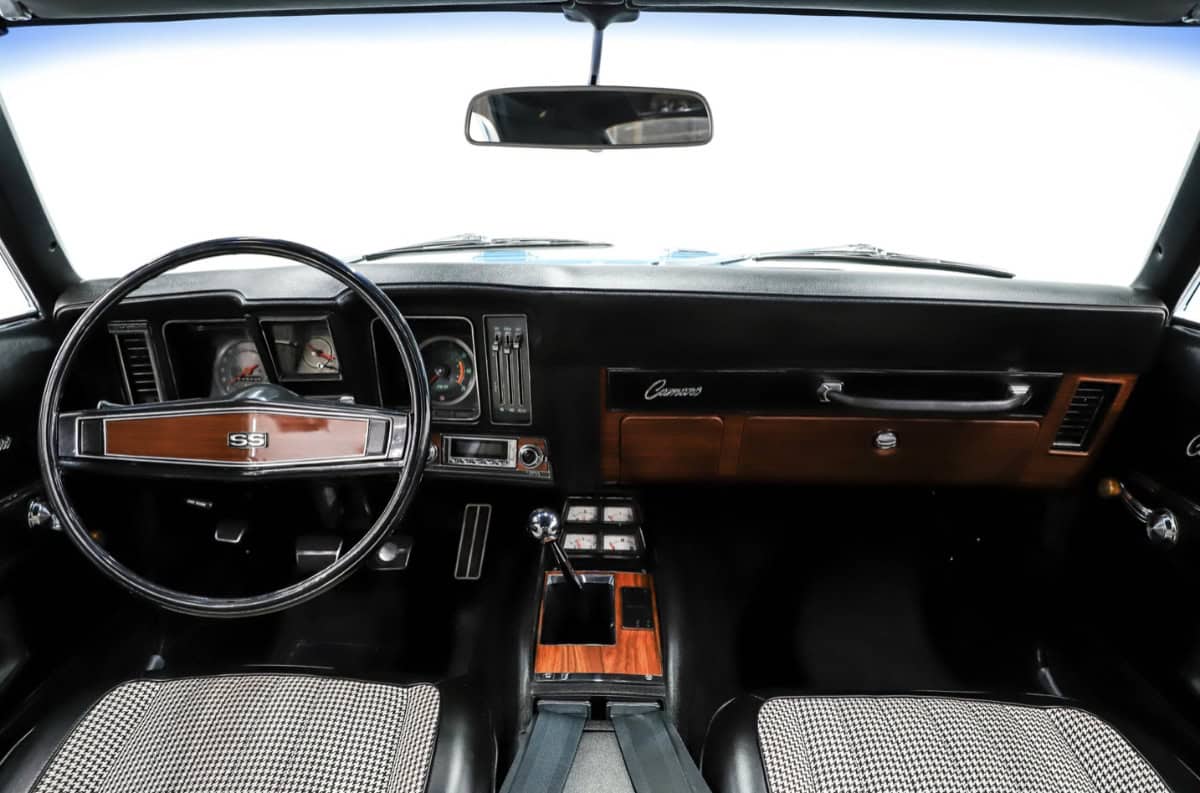 1969-Chevrolet-Camaro-SS-396-4