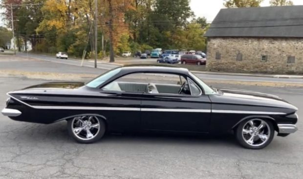 1961-Chevy-Bel-Air-409-black-3
