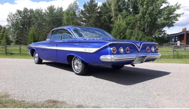 1961-Chevy-Impala-Blue-3