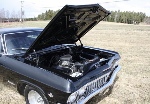 1965-Chevy-Impala-SS-Coupe-Black-6