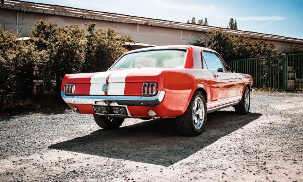 1966-Ford-Mustang-Fastback-Redstripe-6