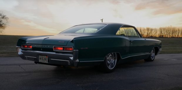 1966-Pontiac-2plus2-green-5