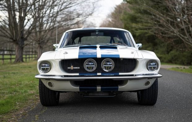 1967-Ford-Mustang-428-GT500-White-2