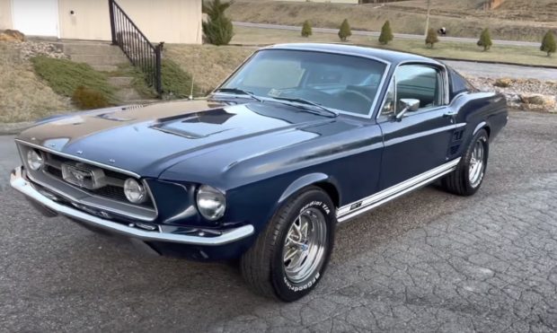1967-Ford-Mustang-GT-427-Blue-1