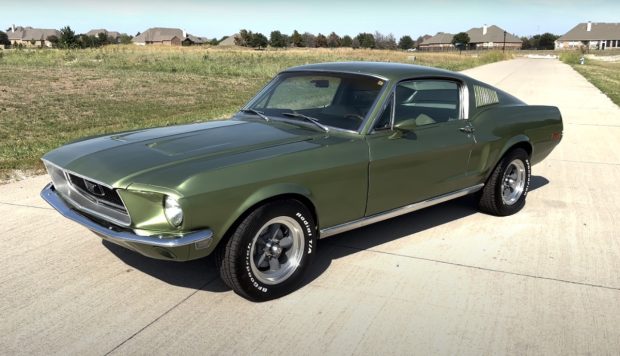 1968-Ford-Mustang-Fastback-302-Green-1