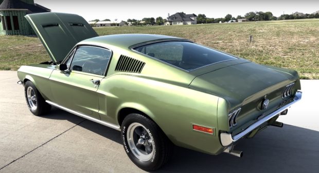 1968-Ford-Mustang-Fastback-302-Green-5