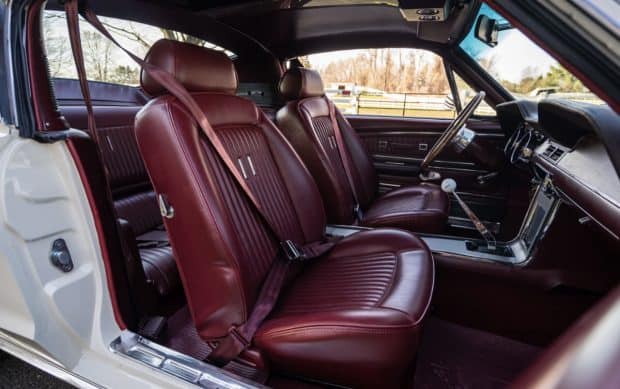 1968-Ford-Mustang-GT-White-5