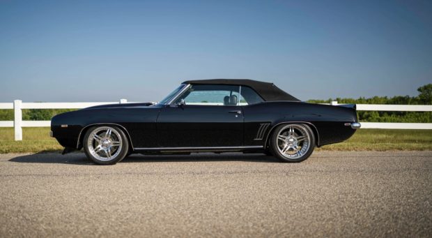 1969-Chevrolet-Camaro-Convertible-Black-4