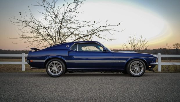 1969-Ford-Mustang-Mach-1-Blue-3