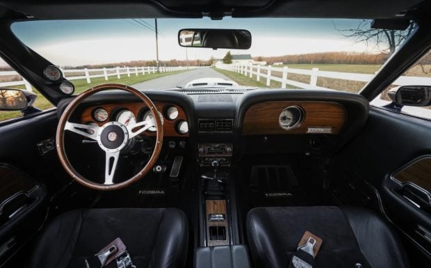 1969-Ford-Mustang-Mach-1-Blue-4