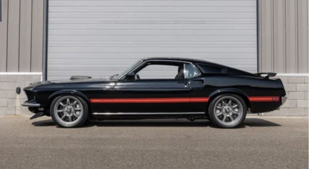 1969-Ford-Mustang-Mach1-Black-3
