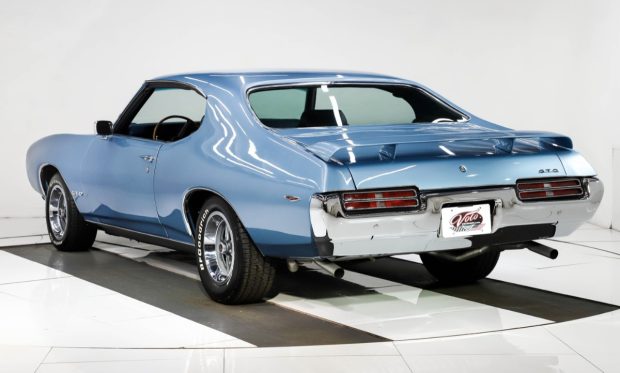 1969-Pontiac-GTO-Blue-2