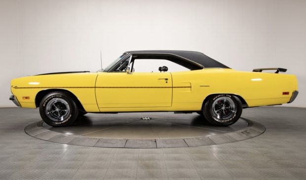 1970-Plymouth-Road-Runner-Yellow-5