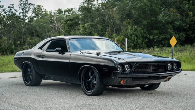 1973-Dodge-Challenger-440-Black-1