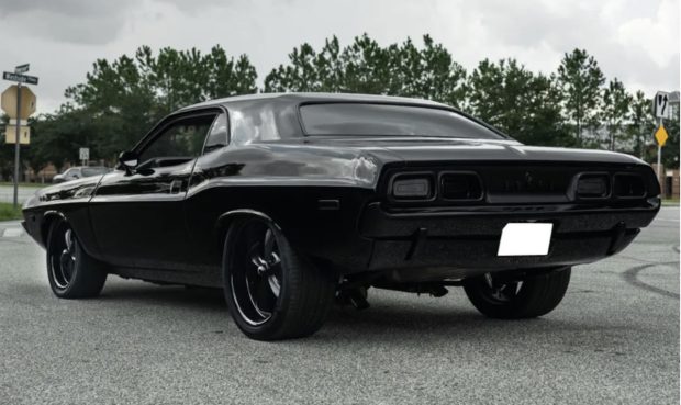 1973-Dodge-Challenger-440-Black-3