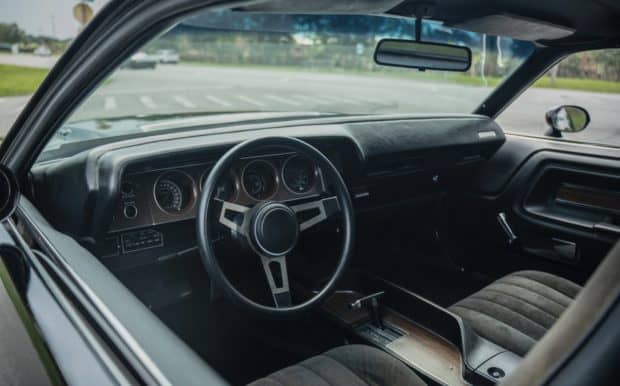 1973-Dodge-Challenger-440-Black-4