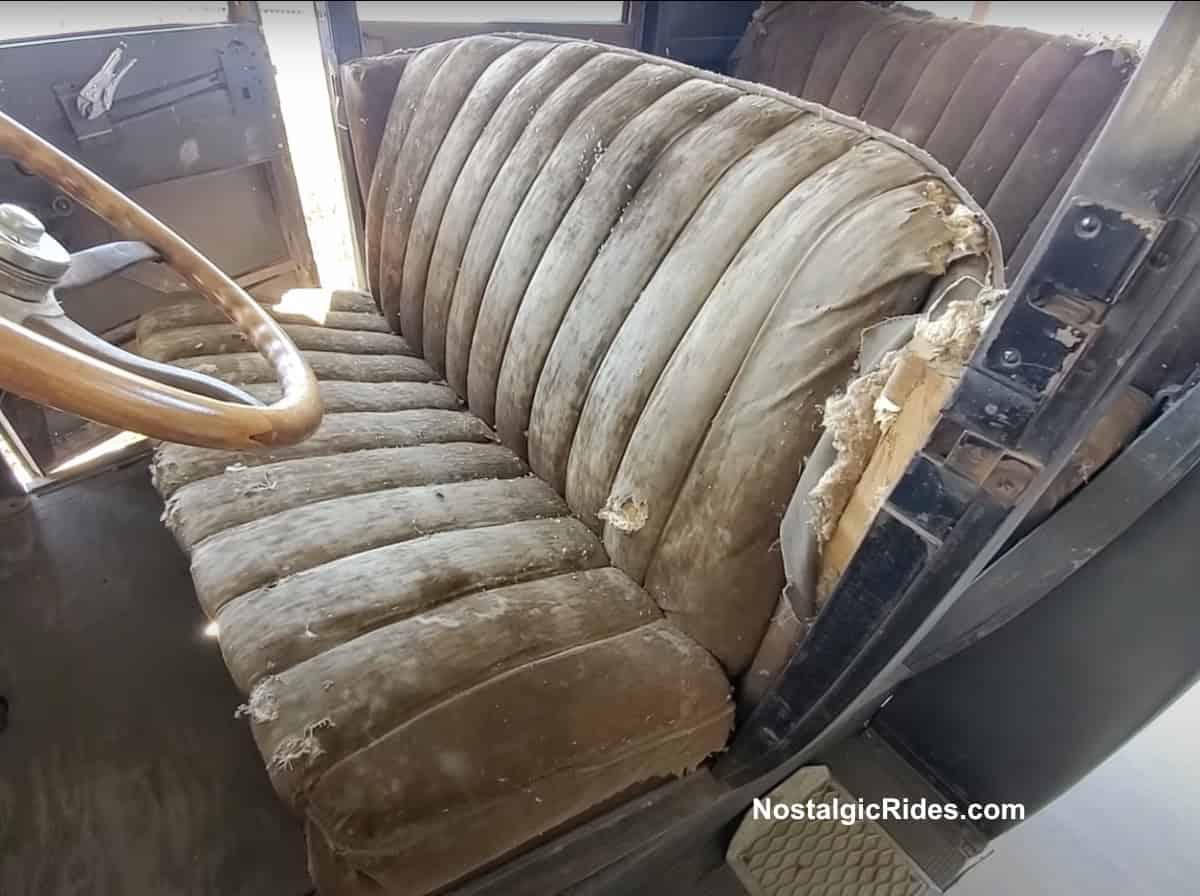 How-to-repair-upholstery-for-antique-cars-1
