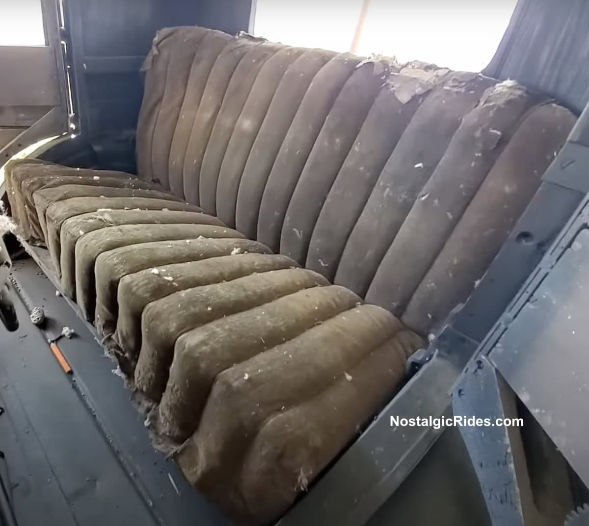 How-to-repair-upholstery-for-antique-cars-2